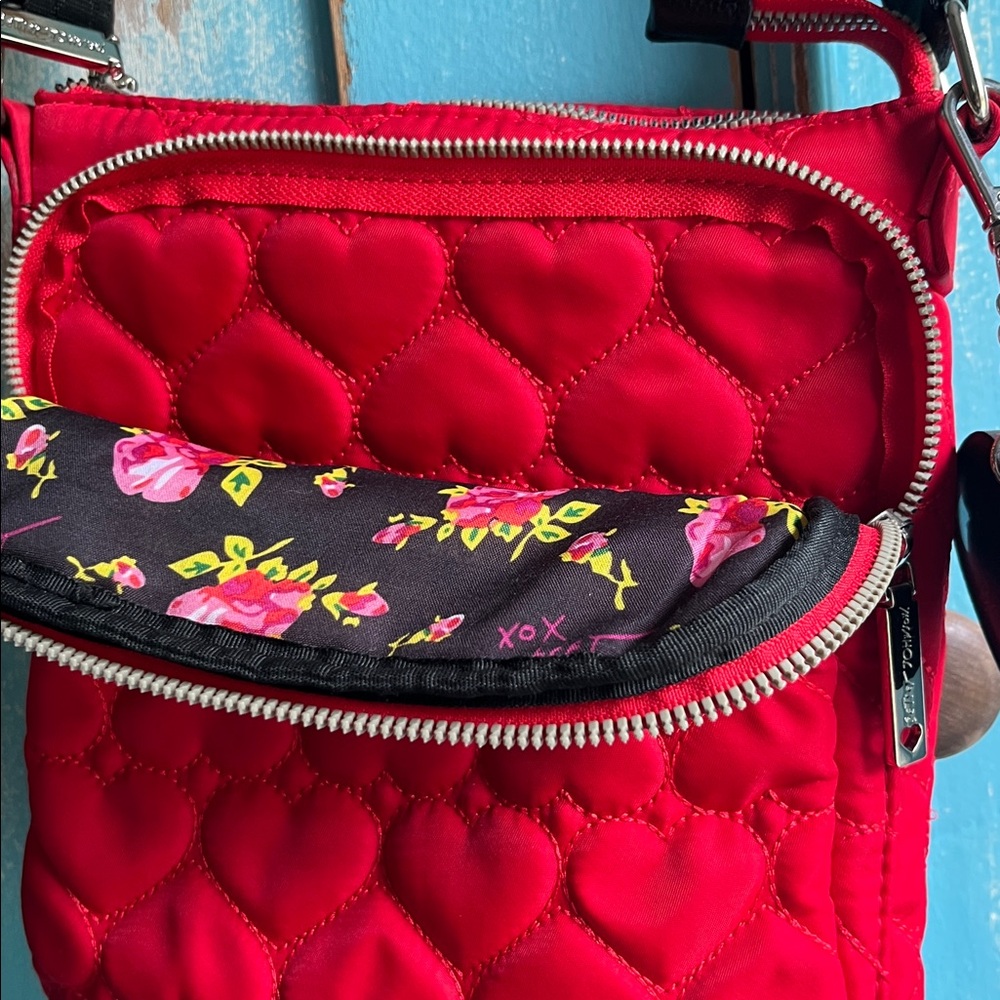 Betsey Johnson Red Heart Crossbody Bag - Picture 4 of 5